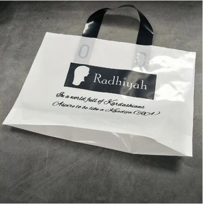 Тенденционные продукты Customized Logo Print PE Пластиковая сумка с логотипом